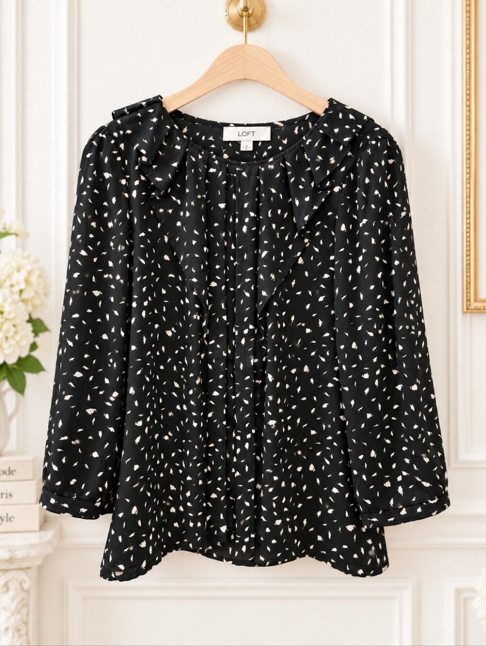 LOFT Black Ivory Abstract Print Ruffle Blouse Long Sleeve | Size Medium - Picture 5 of 9